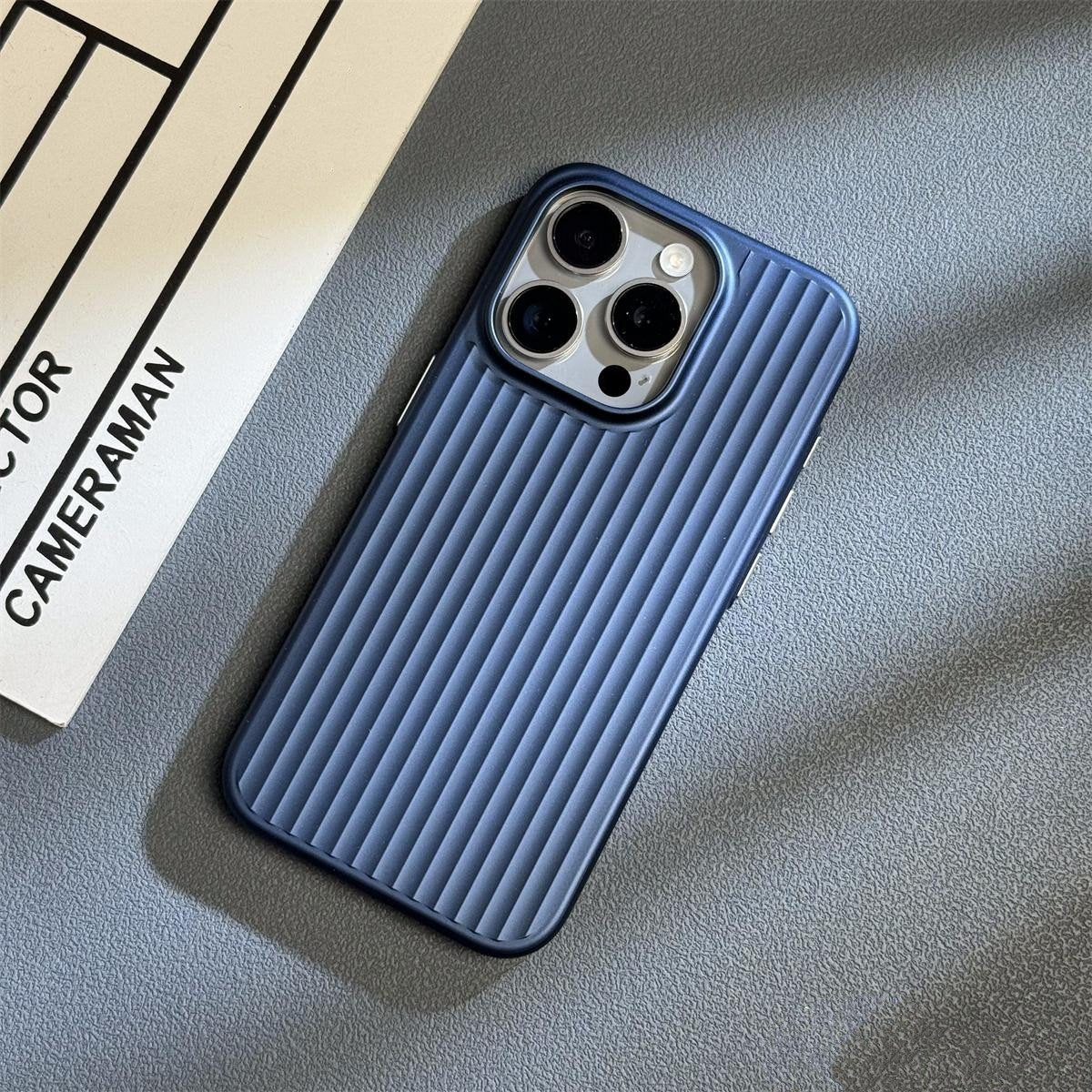 Estuche con revestimiento mate y diseño corrugado para iPhone