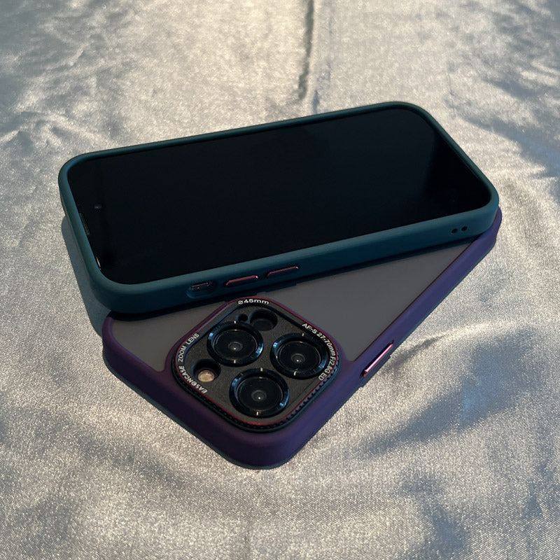 Funda para iPhone con acabado esmerilado y lente de metal