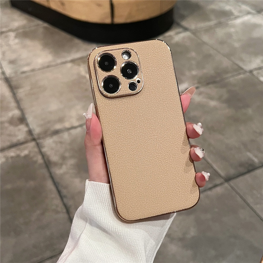 Funda para iPhone con laterales chapados y parte trasera de cuero 