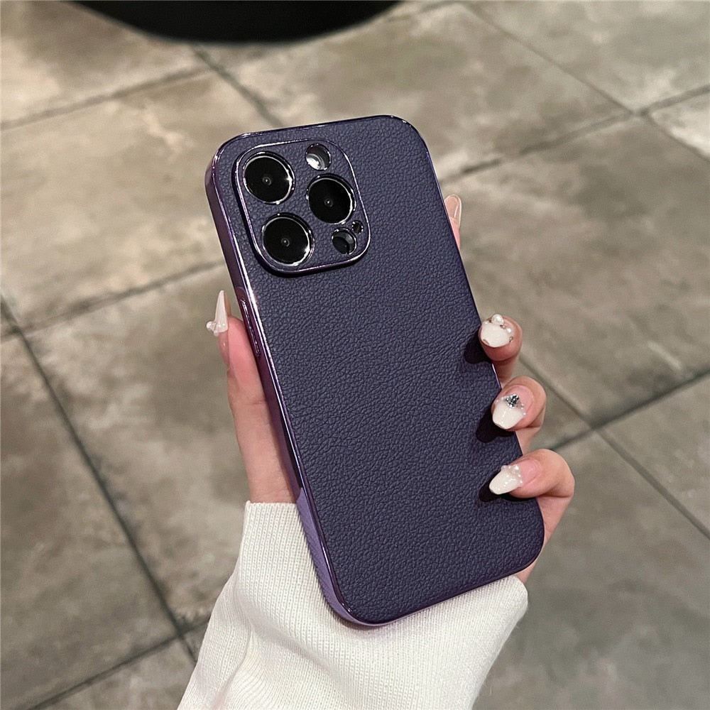 Funda para iPhone con laterales chapados y parte trasera de cuero 