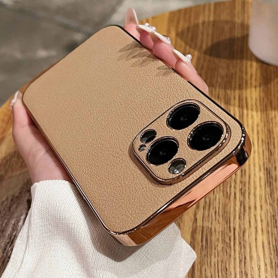 Funda para iPhone con laterales chapados y parte trasera de cuero 