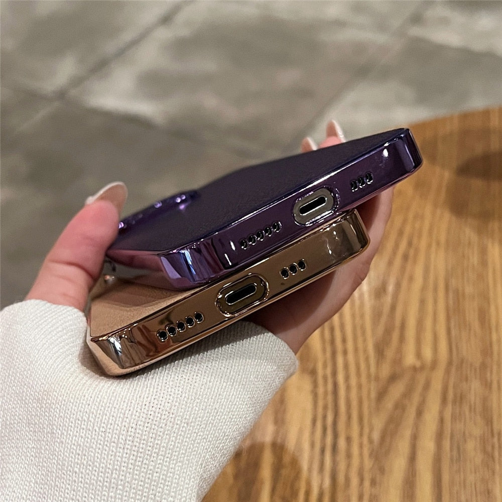 Funda para iPhone con laterales chapados y parte trasera de cuero 