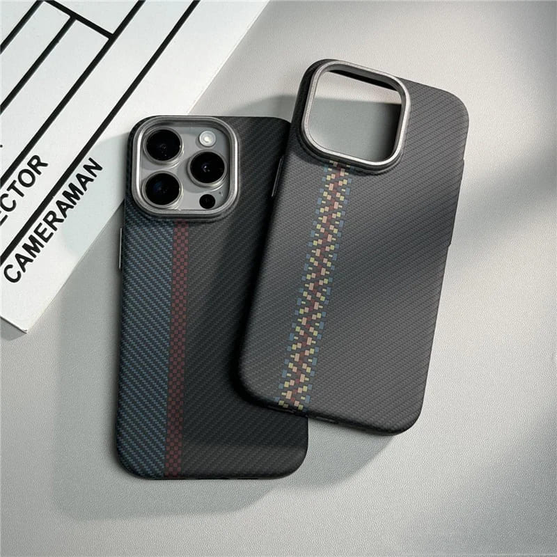 Funda para iPhone con diseño geométrico de carbono de Sophistico 